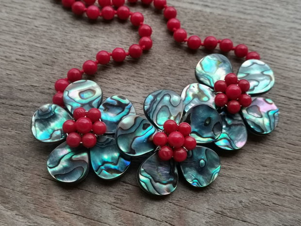Colier coral si scoica Paua