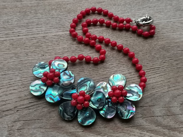 Colier coral si scoica Paua