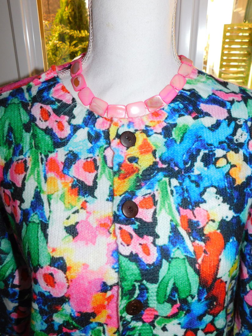 Cardigan nou, deosebit, masura  50 - 52  culori superbe