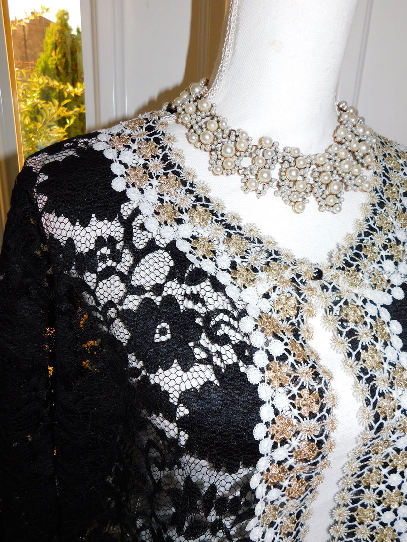 Blazer   elegat , dantela , pentru ocazii masura 52 , colierul  cadou