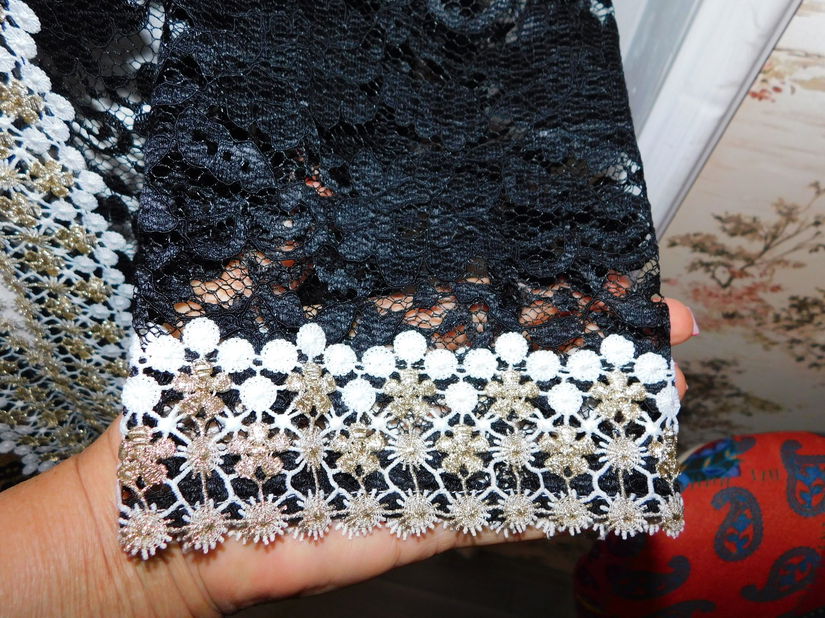 Blazer   elegat , dantela , pentru ocazii masura 52 , colierul  cadou