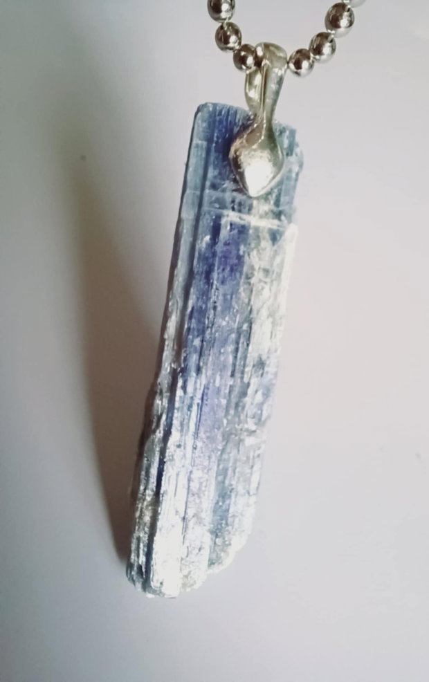 Blue Kyanit - Cristalul Puntilor de Lumina