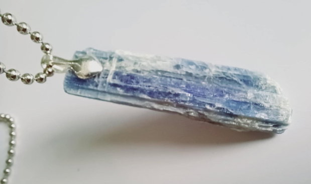Blue Kyanit - Cristalul Puntilor de Lumina