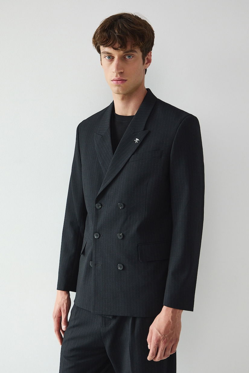 Medicine sacou culoarea negru