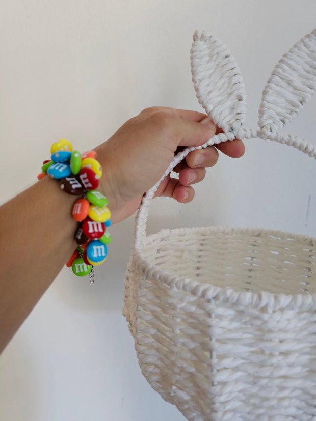 Brățară colorată cu bomboane M&M