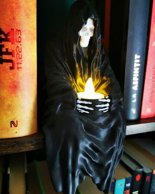 Decor Statuetă Schelet cu Lumânare LED  Figurina Reaper