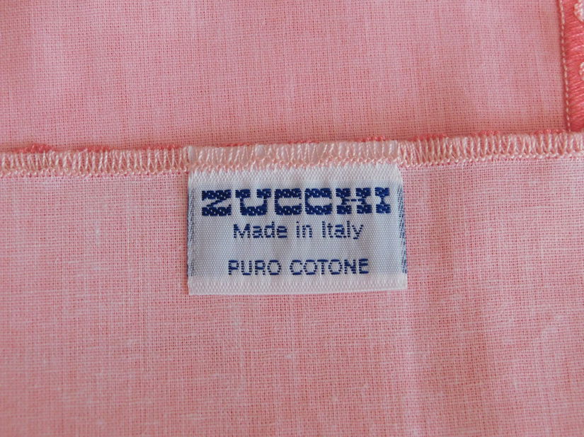 Fata de masa noua, Italia , bumbac 100 %  cu 4 servetele