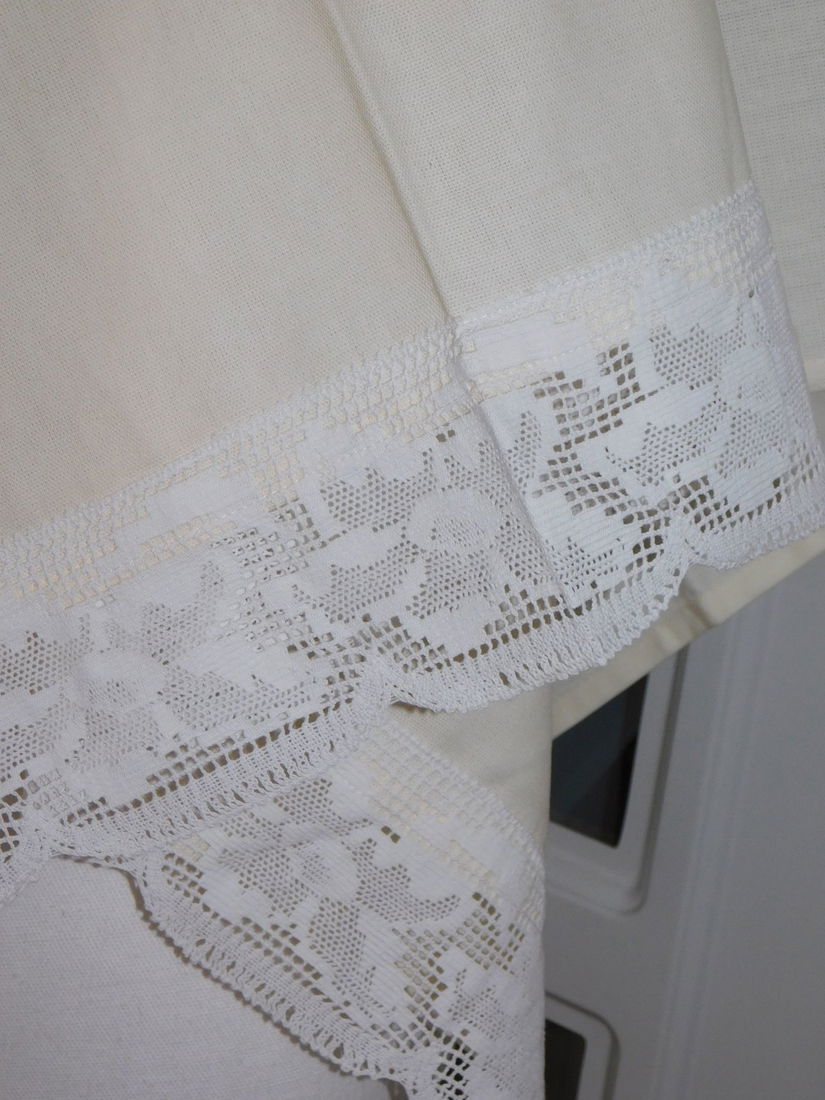 2   draperii / perdele / noi , bumbac ,  dantela  bumbac  deosebita