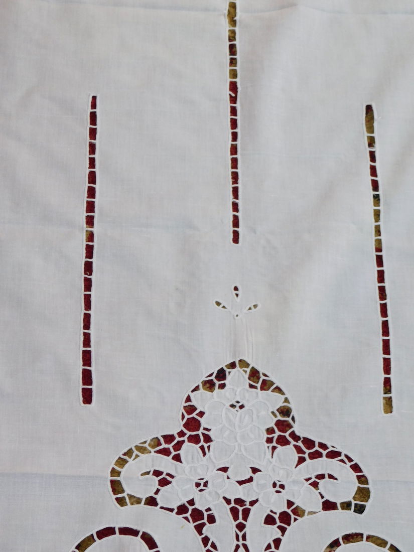 2  draperii  vintage  broderie sparta, albe, elegante , neutilizate