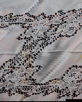 Fata de masa vintage , extraordinara , lucrata deosebit , broderie, sparta , panglici , lucru manual 1 m x 1 m