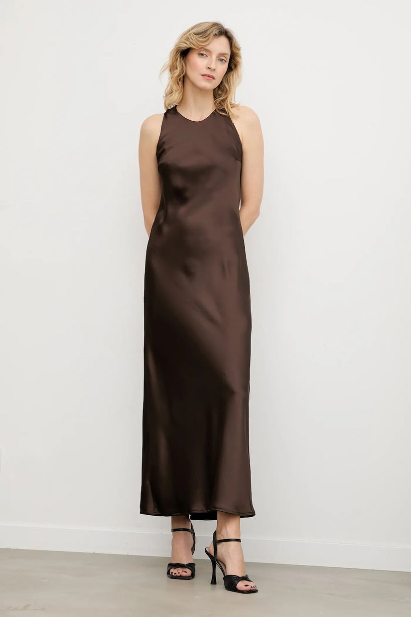 Answear.LAB rochie culoarea maro, maxi, evazati