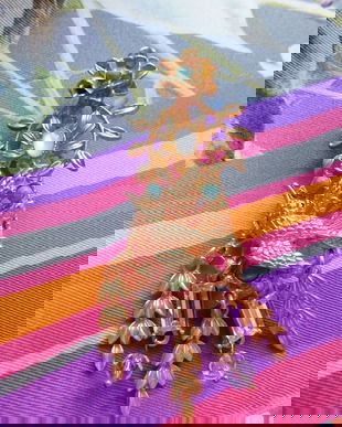 BASLER , Germania,  esarfa noua matase naturala  , brosa vintage cadou