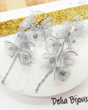 Cercei handmade unicat  Flori delicate din plastic reciclat și inox (cod1306)
