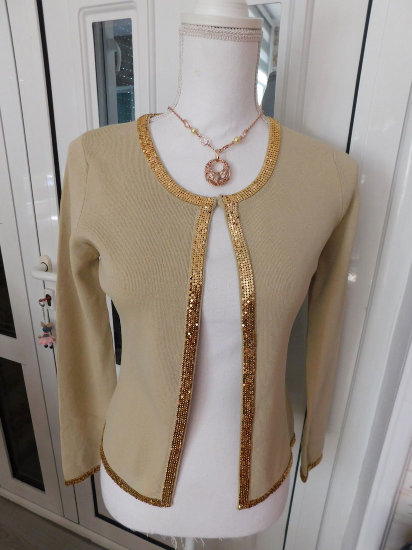 Cardigan bord a  bord ,  masura 36 -  38, elegant ,  colier nou Italia cadou