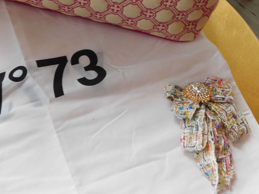 Geanta noua Italia V 73 ,   superba, broderie ,  brosa  cadou