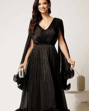 Rochie midi neagra din voal satinat in clos cu maneci ample si curea din strasuri in talie