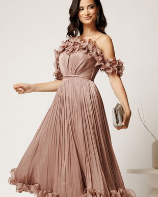 Rochie midi roz in clos din voal satinat cu volanase la bust si la baza