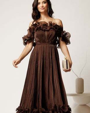 Rochie midi maro in clos din voal satinat cu volanase la bust si la baza