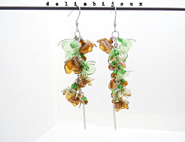 Cercei statement unicat flori verzi-maro  handmade din plastic reciclat & inox (cod1307)
