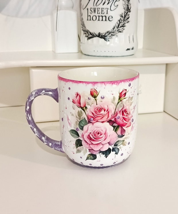 Cana decorata cu trandafiri roz
