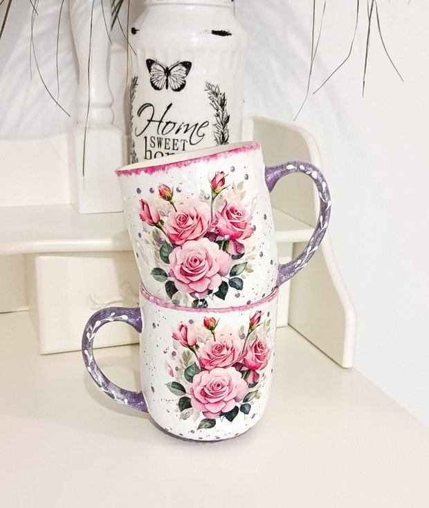 Cana decorata cu trandafiri roz