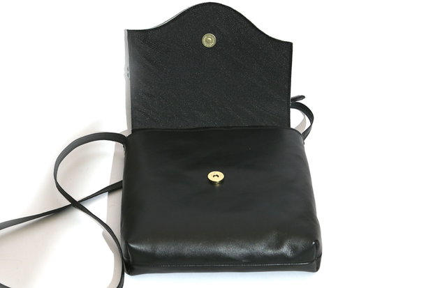 Gentuta din piele neagra cu capac baby turcoaz, cu flori aplicate