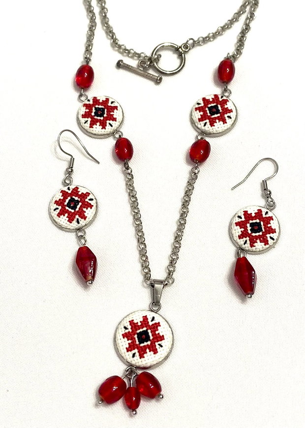 Set bijuterii cu broderie manuala