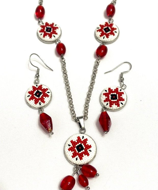 Set bijuterii cu broderie manuala