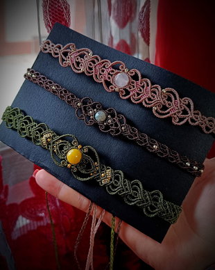 Colier choker micromacrame cu cristal natural