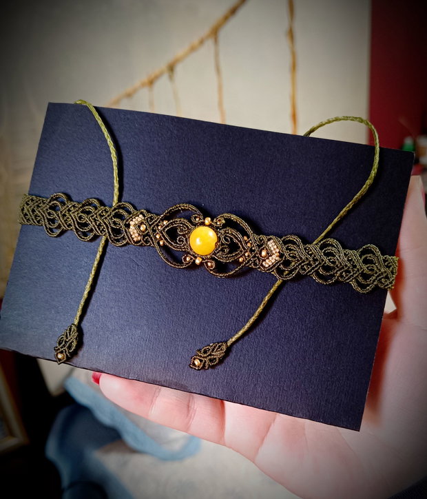 Colier choker micromacrame cu cristal natural