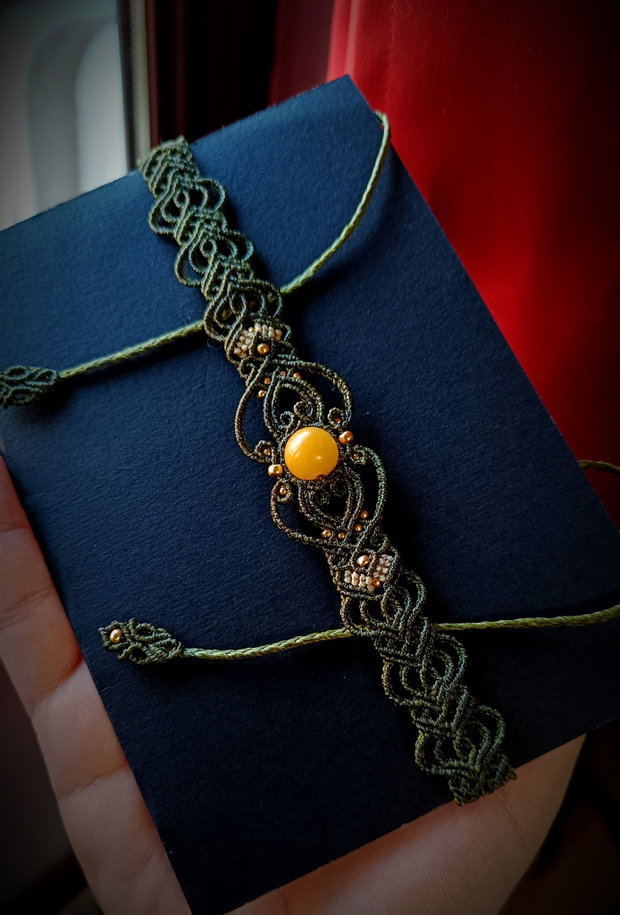 Colier choker micromacrame cu cristal natural