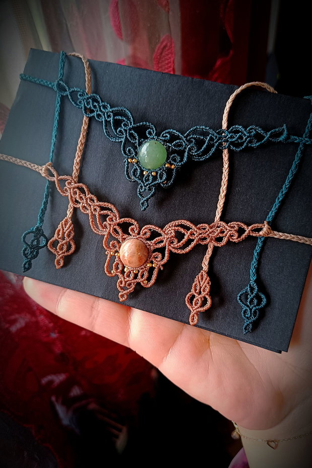 Colier delicat micromacrame cu piatra naturala