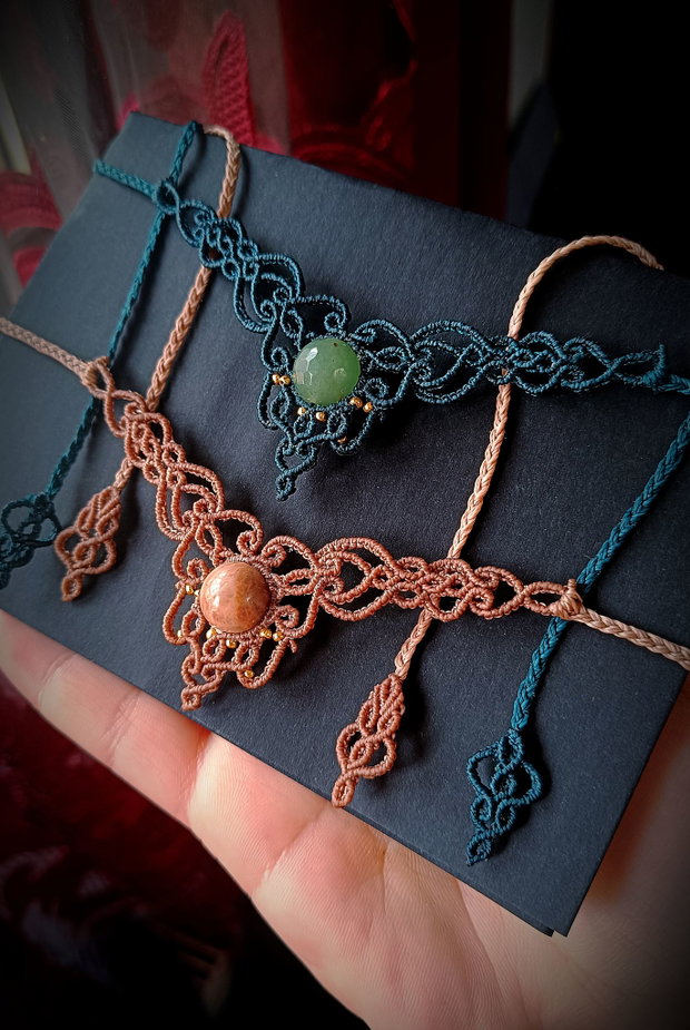 Colier delicat micromacrame cu piatra naturala