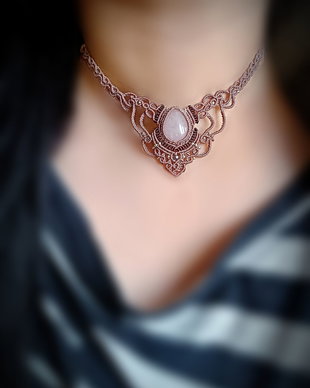 Colier delicat micromacrame cu cuart roz