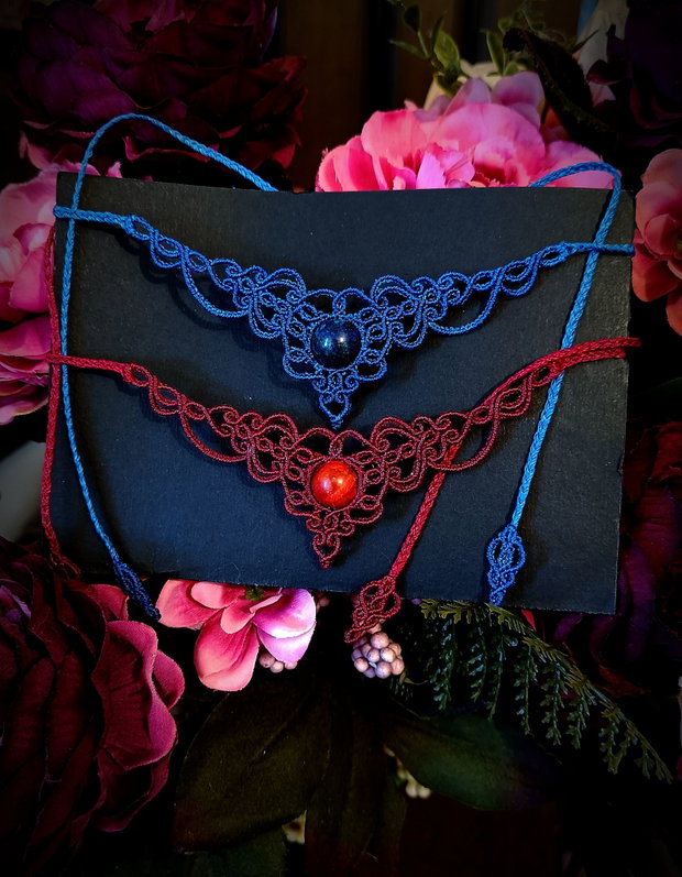 Colier choker delicat micromacrame cu cristal natural