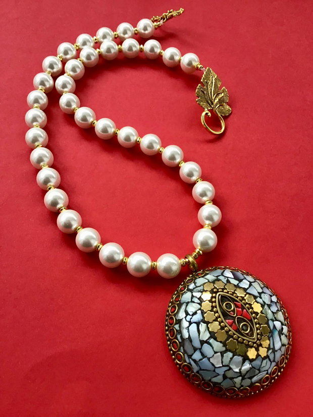 Colier Nepalez & perle albe de Mallorca