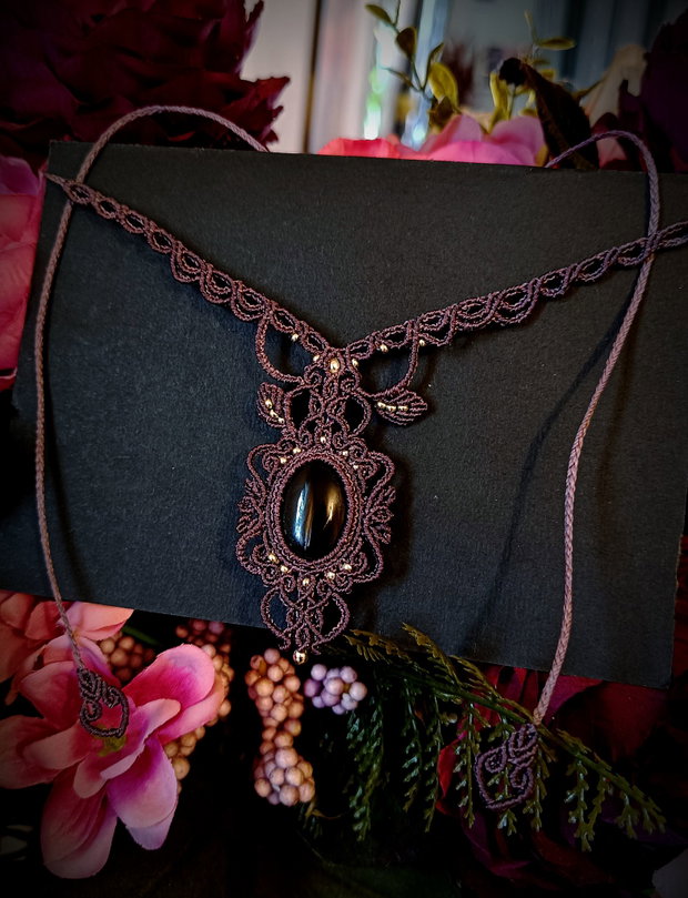 Colier frunze macrame vintage agata neagra