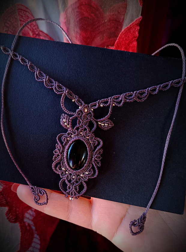 Colier frunze macrame vintage agata neagra