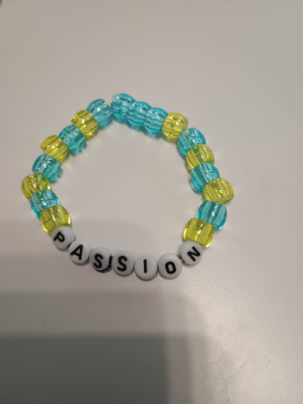 Vând brățări handmade cu suflet-lucrate manual cu dragoste