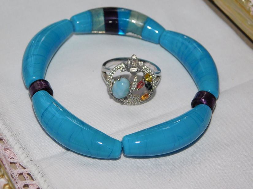 Inel argint , nou , piatra  mare larimar, cadou bratara noua Murano