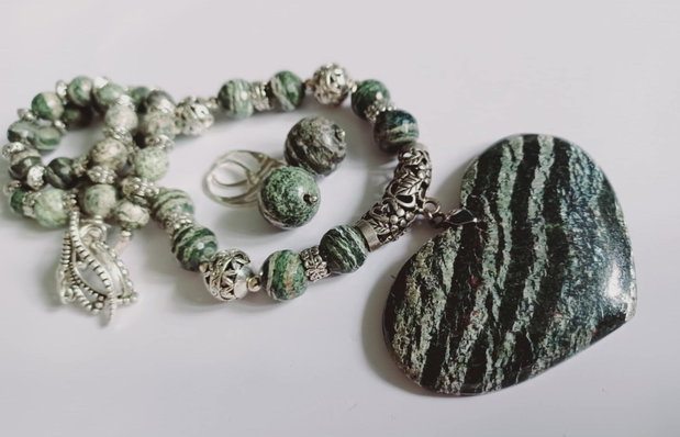 Jasper Serpentin Green