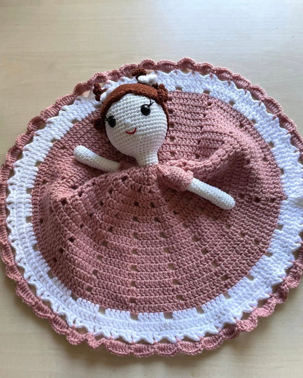 Amigurumi, papusa paturica pentru bebelusi, jucarie crosetata