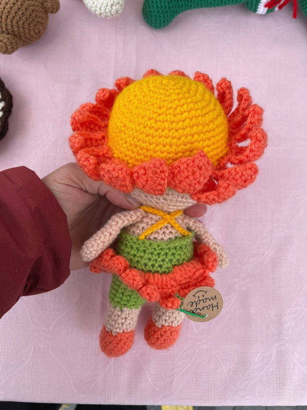 Amigurumi, papusa floare, jucarie crosetata