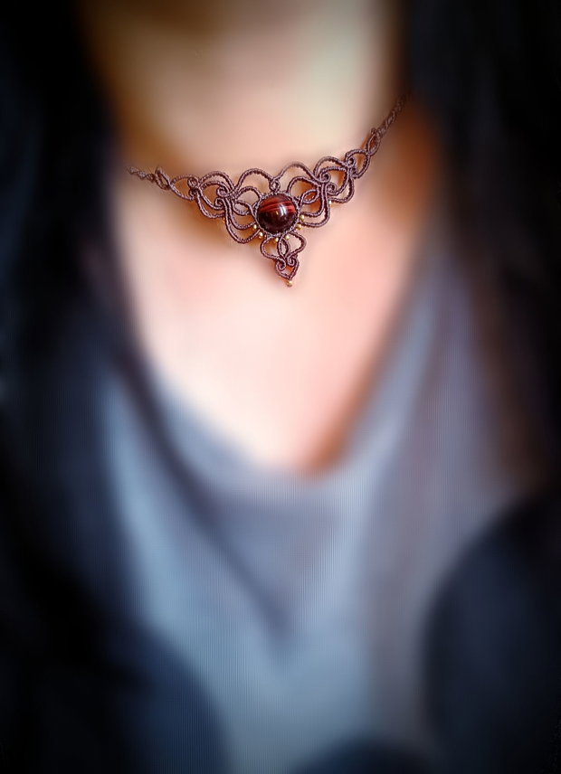 Colier delicat micromacrame cu ochi de tigru