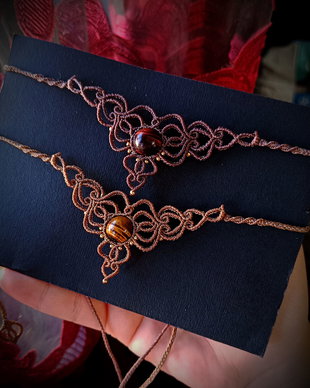 Colier delicat micromacrame cu ochi de tigru