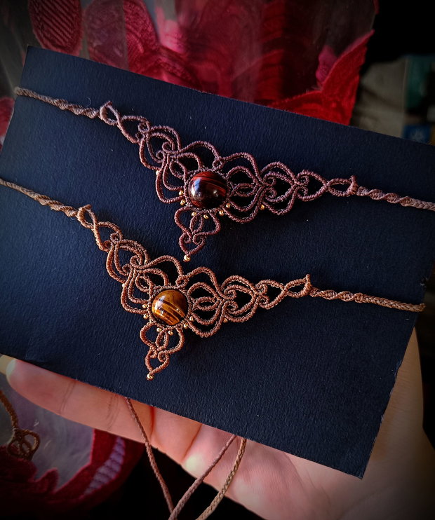 Colier delicat micromacrame cu ochi de tigru