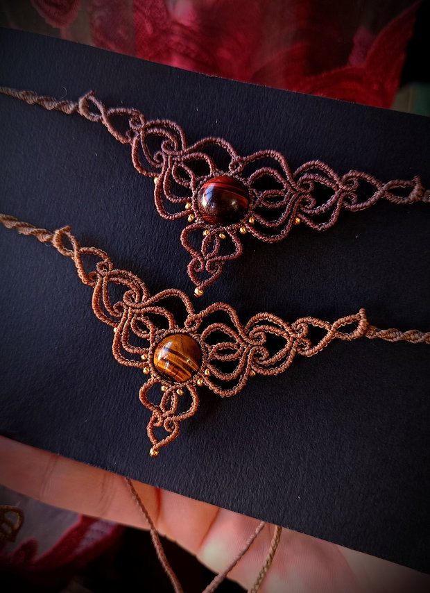 Colier delicat micromacrame cu ochi de tigru