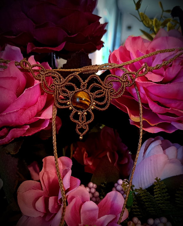 Colier delicat micromacrame cu ochi de tigru