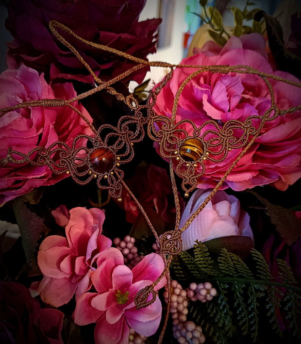 Colier delicat micromacrame cu ochi de tigru