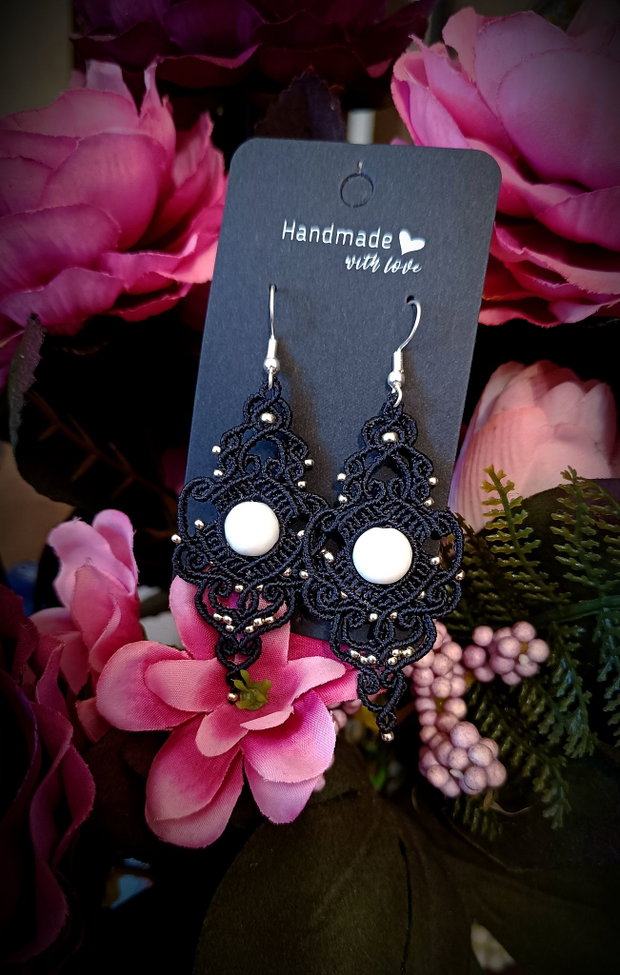 Cercei Blue Black Micromacrame cu Piatra de Jad Alb